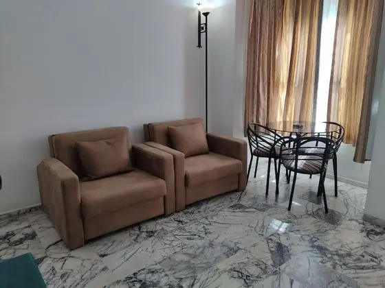 Grand Apart Daire, Küçük Mutfak, Havuz Manzaralı
