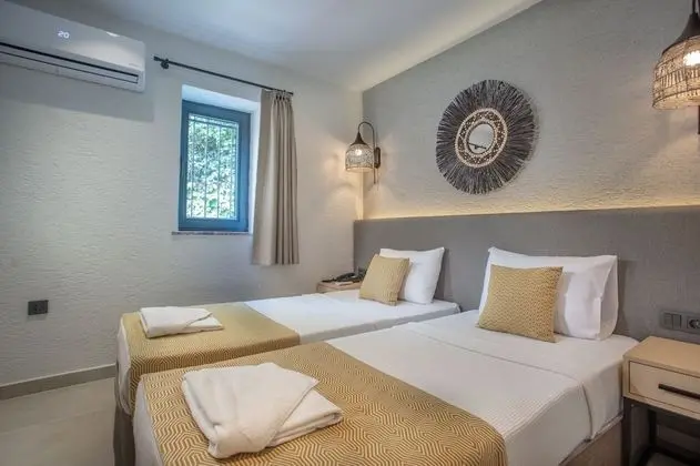Grand Apart Daire, Küçük Mutfak, Havuz Manzaralı