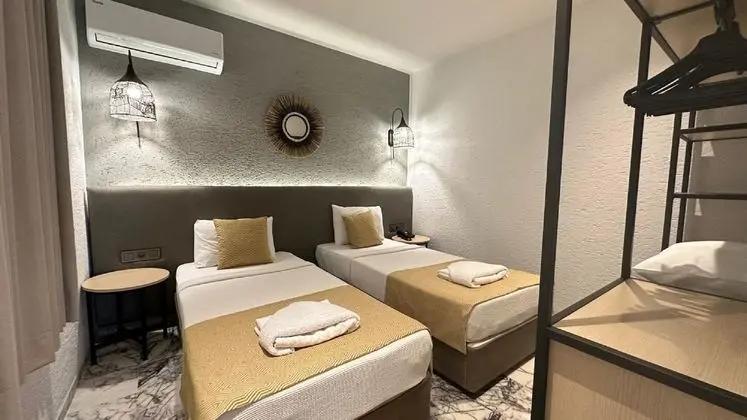 Grand Apart Daire, Küçük Mutfak, Havuz Manzaralı