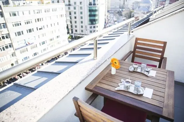 Terrace Queen Room