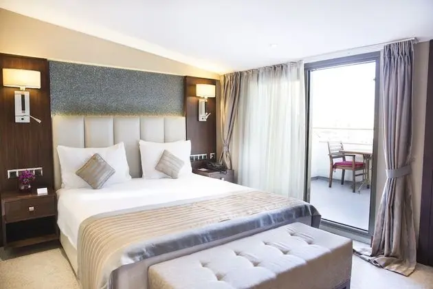 Terrace Queen Room