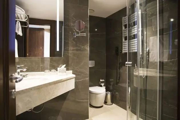 Terrace Queen Room