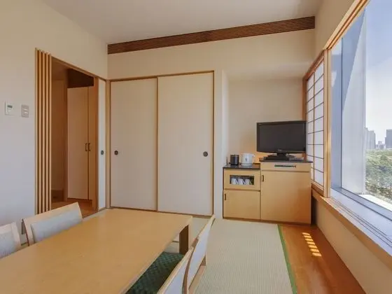 Geleneksel, Bir Japon Şilteli (Palace View)