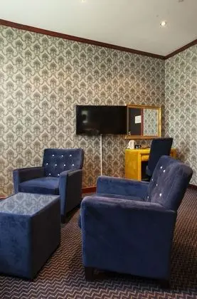 Superior Tek Büyük Yataklı Oda (included light evening meal)