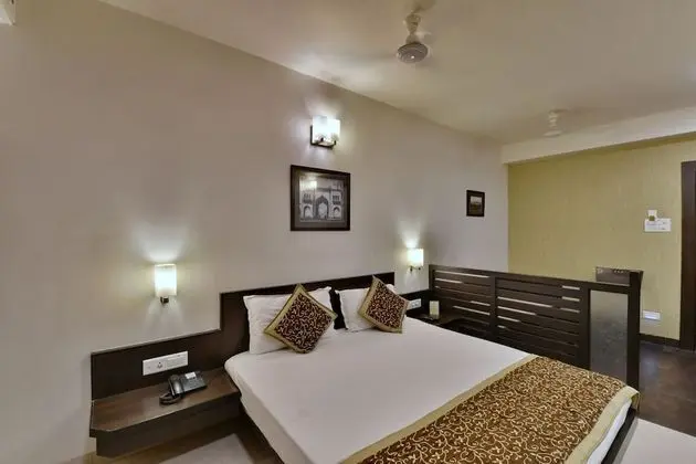 Grand Executive Room