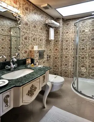Standard Custom Tek Büyük Yataklı Oda