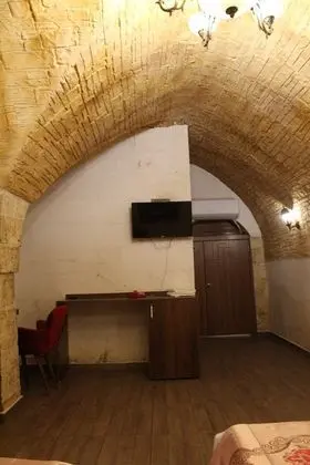 Üç Kişilik Oda
