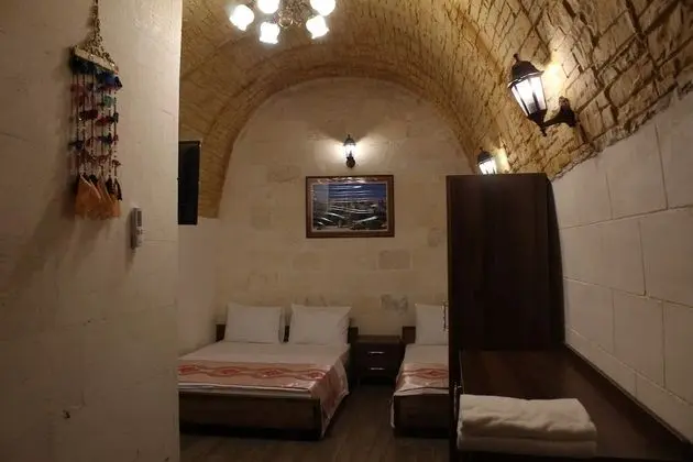 Üç Kişilik Oda