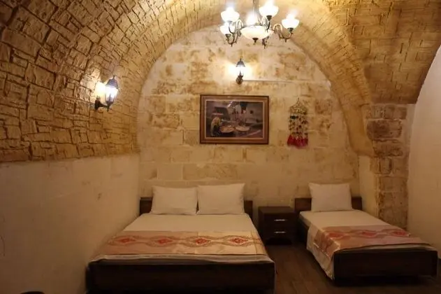 Üç Kişilik Oda