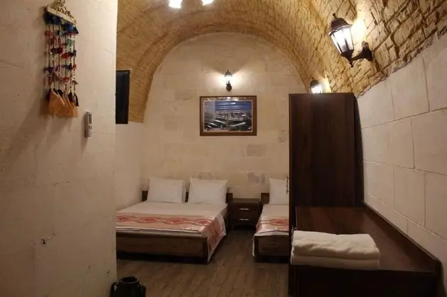 Üç Kişilik Oda