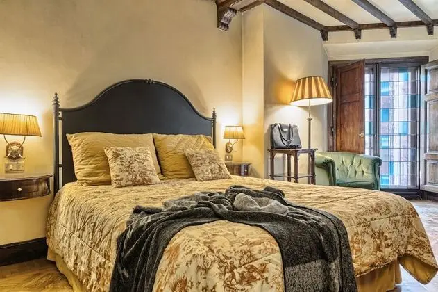 Classic Tek Büyük veya İki Ayrı Yataklı Oda