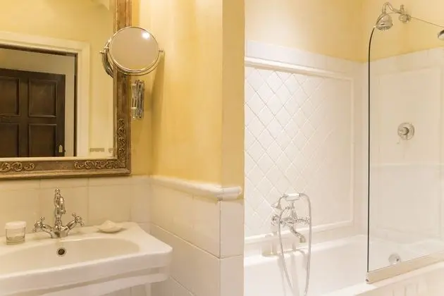 Classic Tek Büyük veya İki Ayrı Yataklı Oda