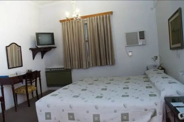 Üç Kişilik Oda
