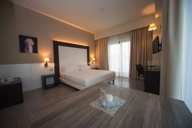 Büyük Yataklı Tek Kişilik Oda