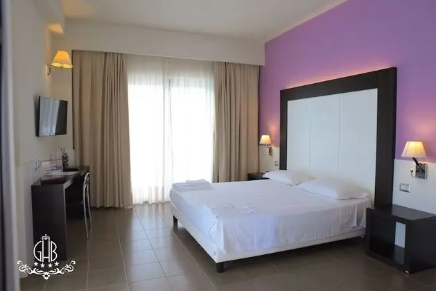 Büyük Yataklı Tek Kişilik Oda