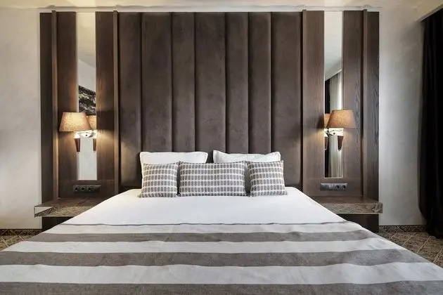 Deluxe Tek Büyük Yataklı Oda