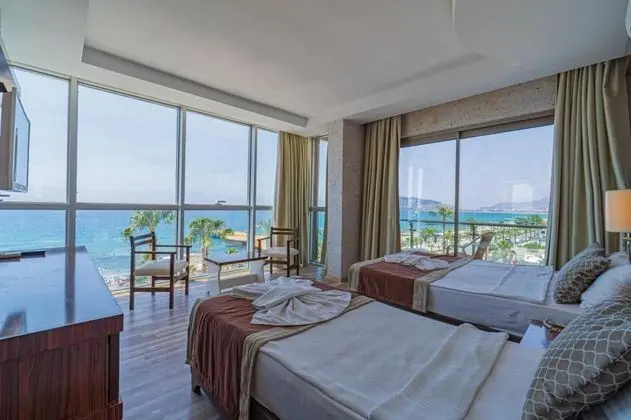 Aile Odası, Kara Manzaralı, Balkonlu