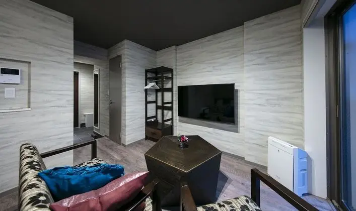 Superior Oda, Sigara İçilmez (B)