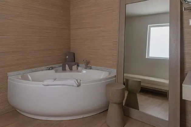 Honeymoon Platinum Suite, 1 King Bed (Spa)