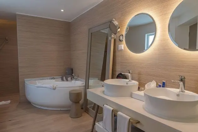 Honeymoon Platinum Suite, 1 King Bed (Spa)