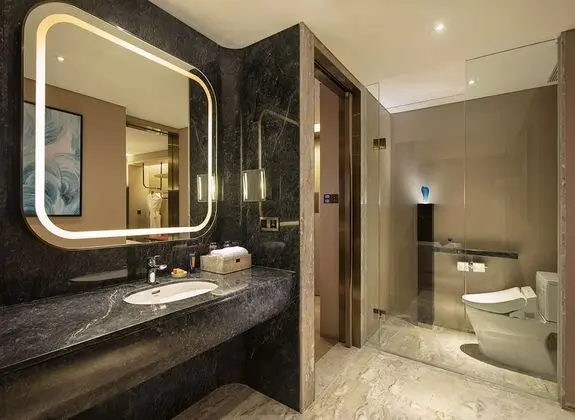 Luxury Tek Büyük veya İki Ayrı Yataklı Oda, 2 Çift Kişilik Yatak, Küvet