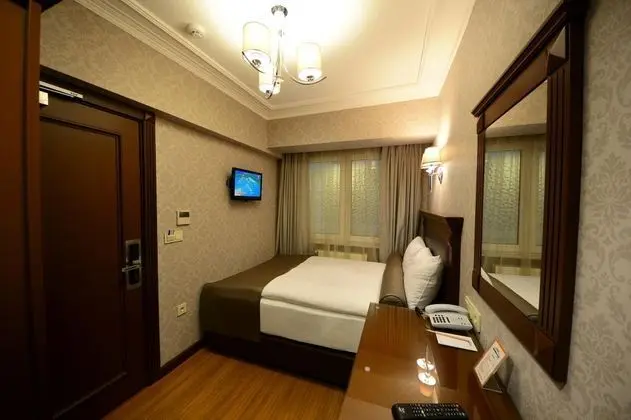 Çift Kişilik, Şehir Manzaralı