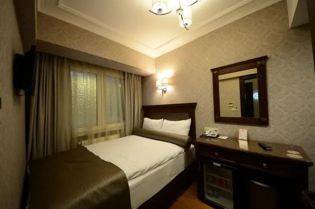 Tek Kişilik, Şehir Manzaralı