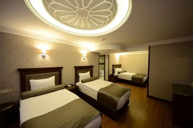 Triple, Şehir Manzaralı