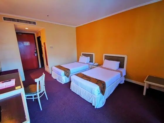Superior Twin Room with Pool View - Superior Club