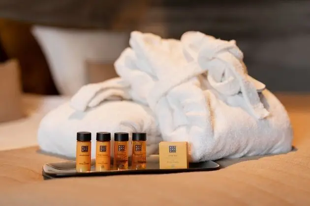 Deluxe Oda, 1 En Büyük (King) Boy Yatak