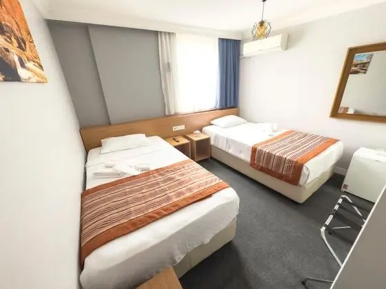Standart Çift Kişilik İki Ayrı Yataklı Oda, Şehir Manzaralı, İki Tek Kişilik Yataklı
