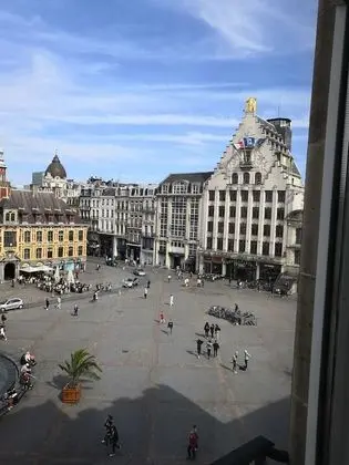 Tek Büyük Yataklı Oda (Grand-Place)