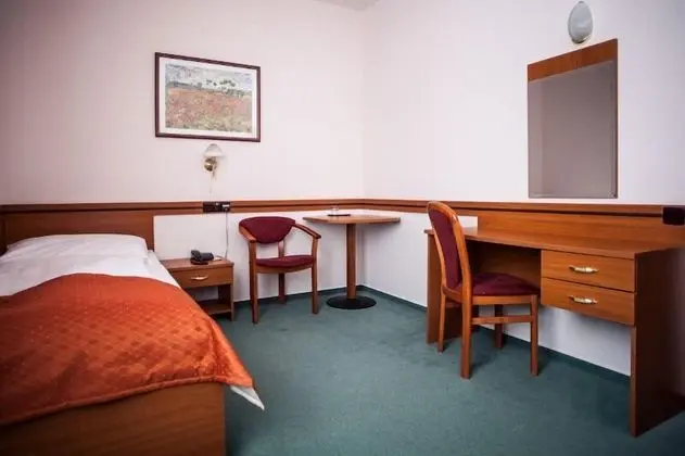 Standard Tek Büyük Yataklı Oda