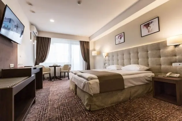 Tek Büyük veya İki Ayrı Yataklı Oda