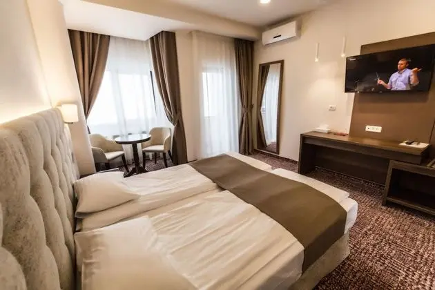 Tek Büyük veya İki Ayrı Yataklı Oda