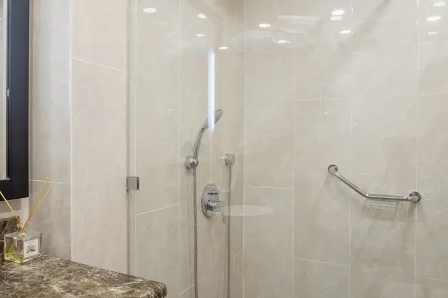 Business Üç Kişilik Oda