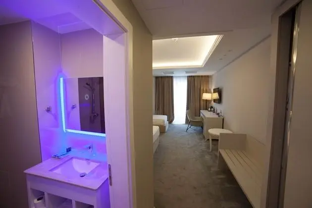 Deluxe Üç Kişilik Oda, Deniz Manzaralı
