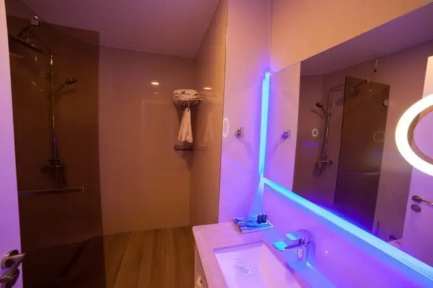 Deluxe Üç Kişilik Oda, Deniz Manzaralı