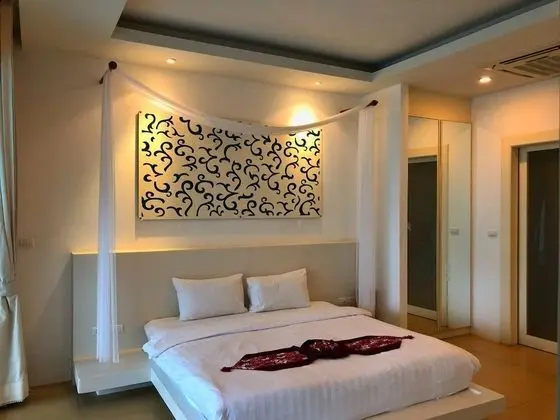 1-Bedroom Suite with Private Pool