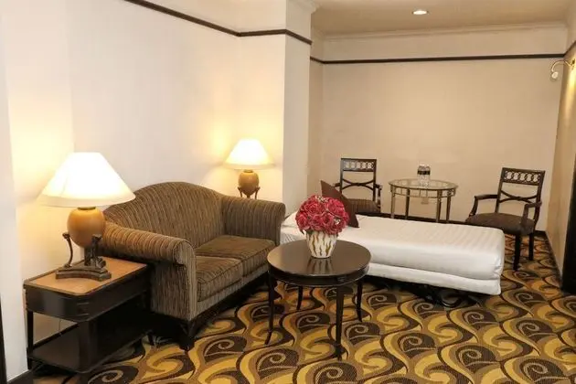Üç Kişilik Oda (Suite)