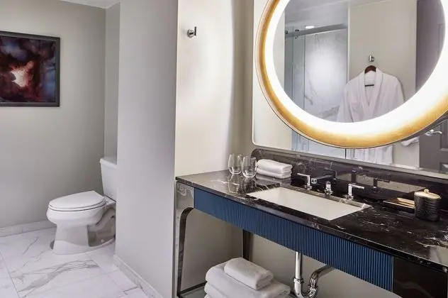 Süit, 1 En Büyük (King) Boy Yatak ve Çekyat (Mobility/Hearing Accessible, Tub)