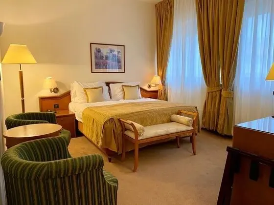 Standard Tek Büyük veya İki Ayrı Yataklı Oda