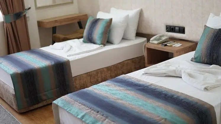 Twin, Şehir Manzaralı