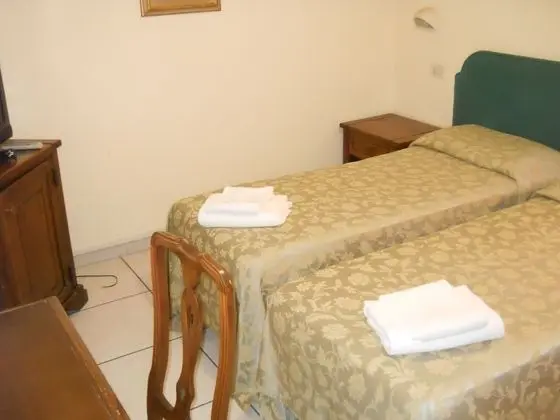 Standard Tek Büyük veya İki Ayrı Yataklı Oda