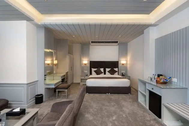 Luxury Oda