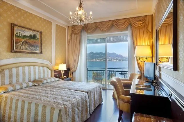 Deluxe Tek Büyük veya İki Ayrı Yataklı Oda, Kısmi Göl Manzaralı