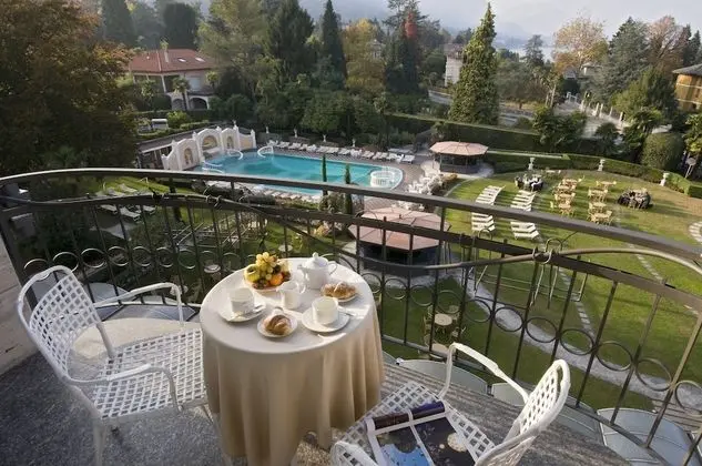 Deluxe Tek Büyük veya İki Ayrı Yataklı Oda, Kısmi Göl Manzaralı