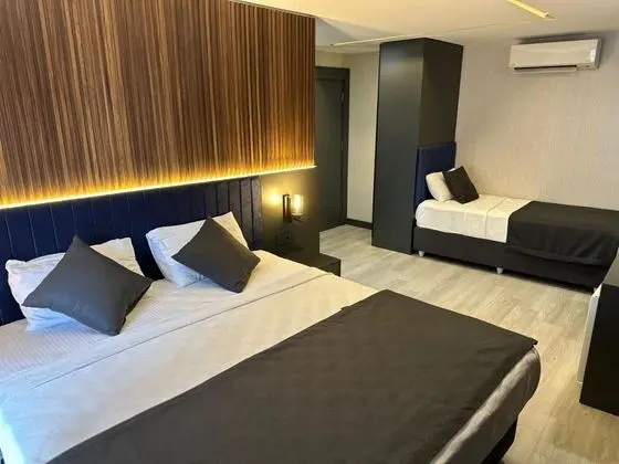 Çift Kişilik, Şehir Manzaralı