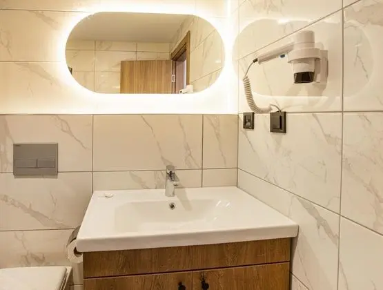 Twin, Sokak Manzaralı