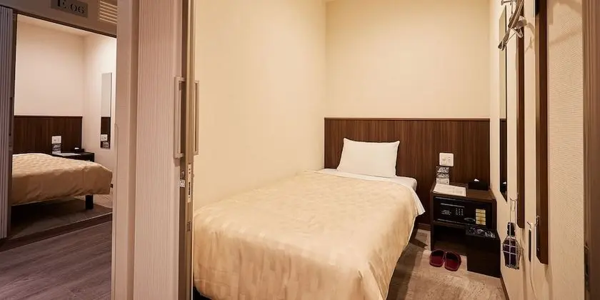 Tek Kişilik Oda, Sadece erkekler için